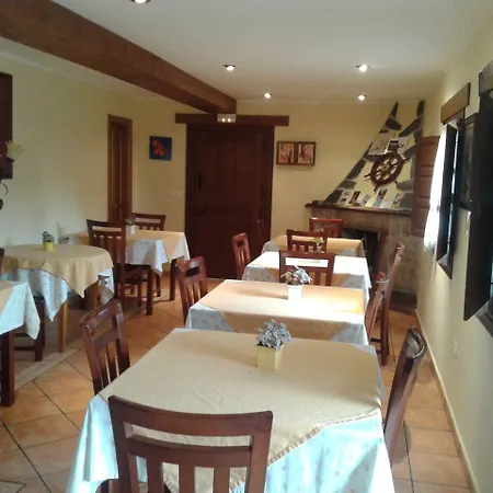 Casa De Aldea Ruiloba Guest house