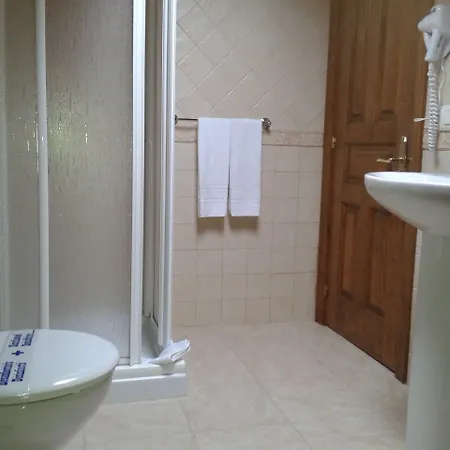 بيت ضيافة Casa De Aldea Ruiloba 2*